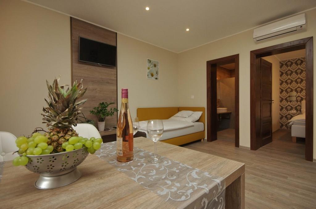 Mosoly Deluxe Apartman Gyula Exterior photo